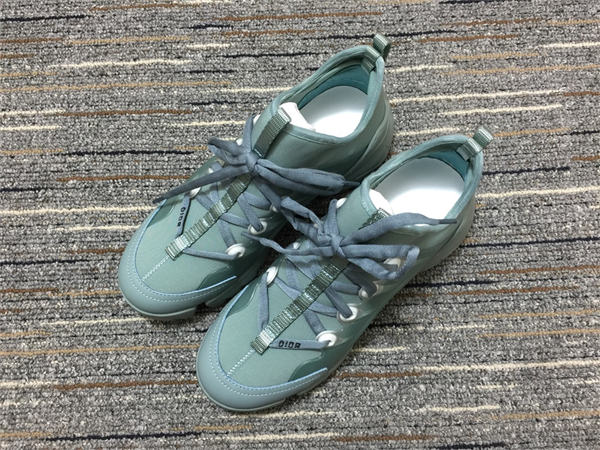 DR  Sneakers
