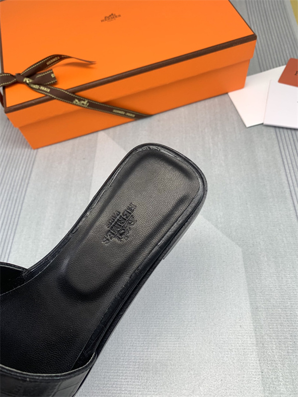 H Slipper