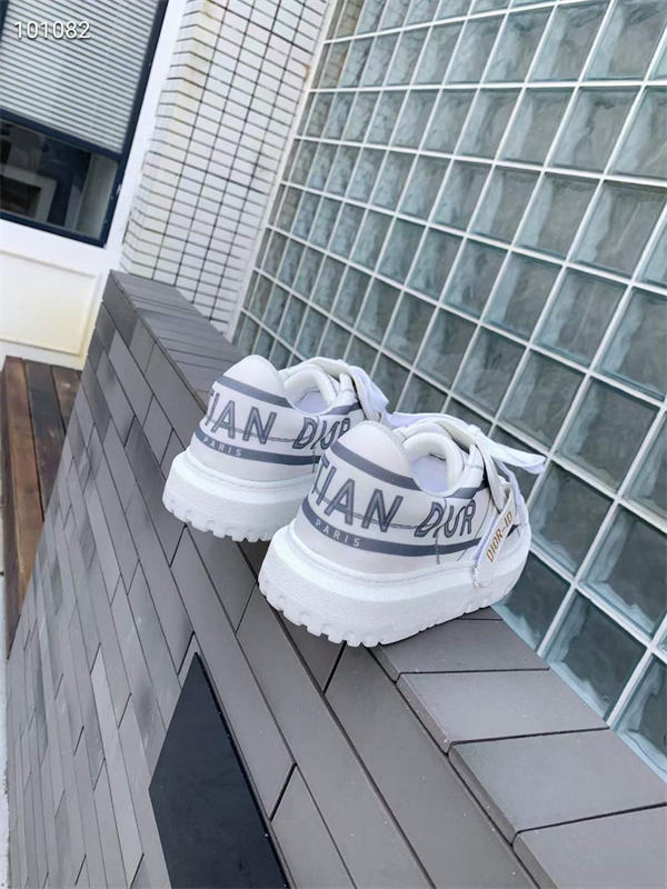 Dr Sneaker
