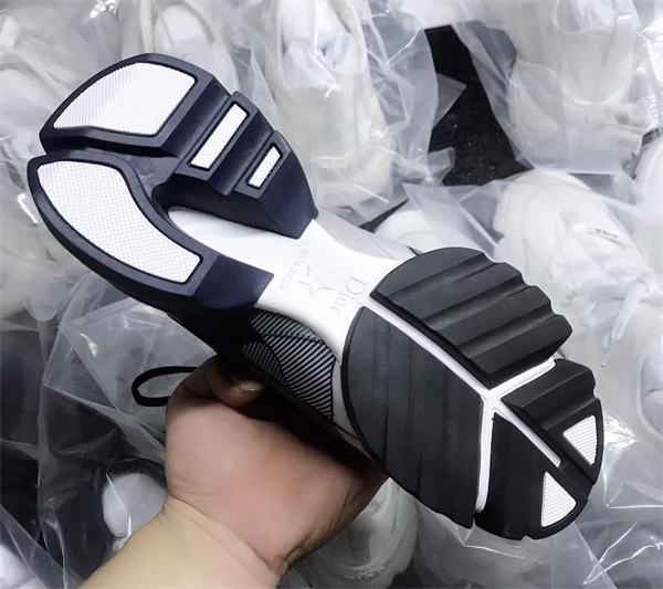 Dr Sneaker